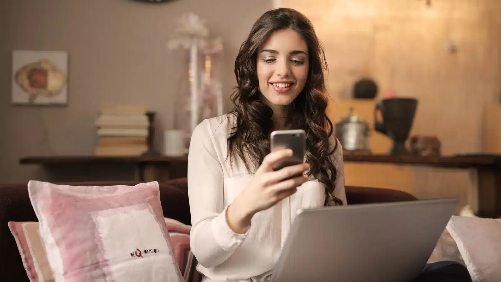 AI Chatbots for Small Business Websites: Costs, Rules and When They Pay Off