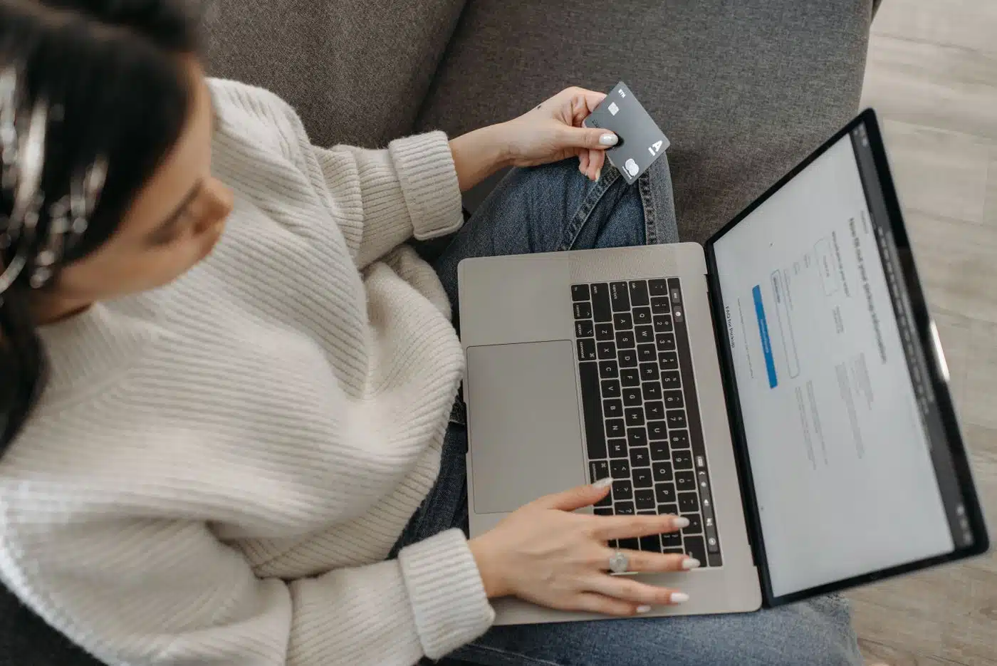 Accessible online checkout for shoppers in the EU